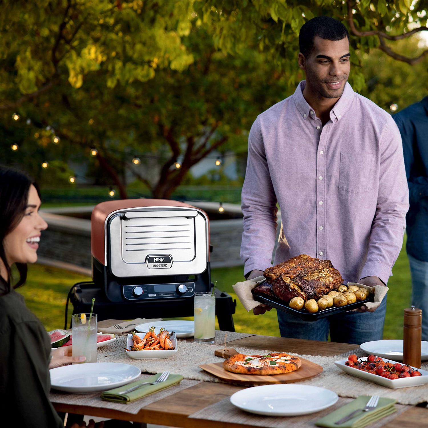 Ninja Woodfire 8-in-1 Outdoor Pizza Oven - Image 4