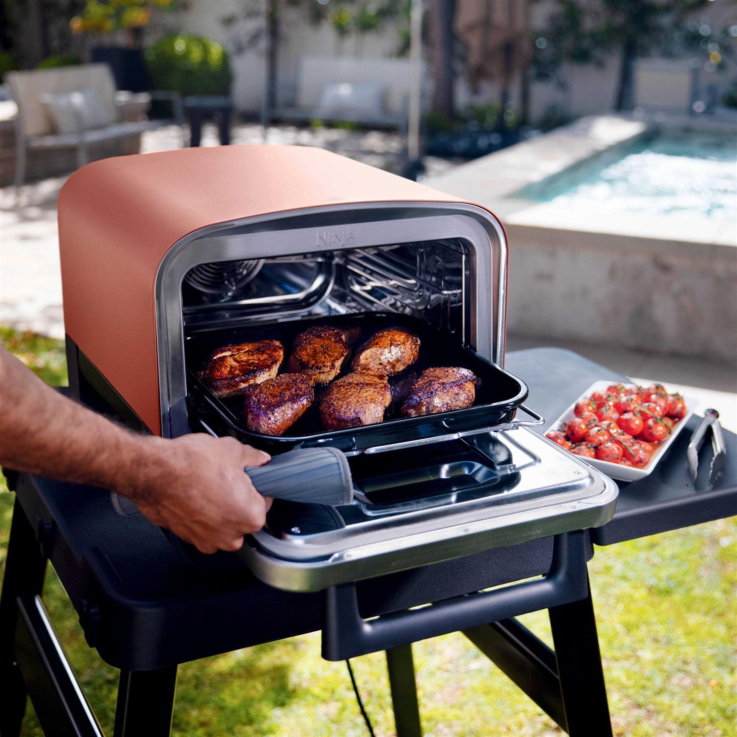 Ninja Woodfire 8-in-1 Outdoor Pizza Oven - Image 5