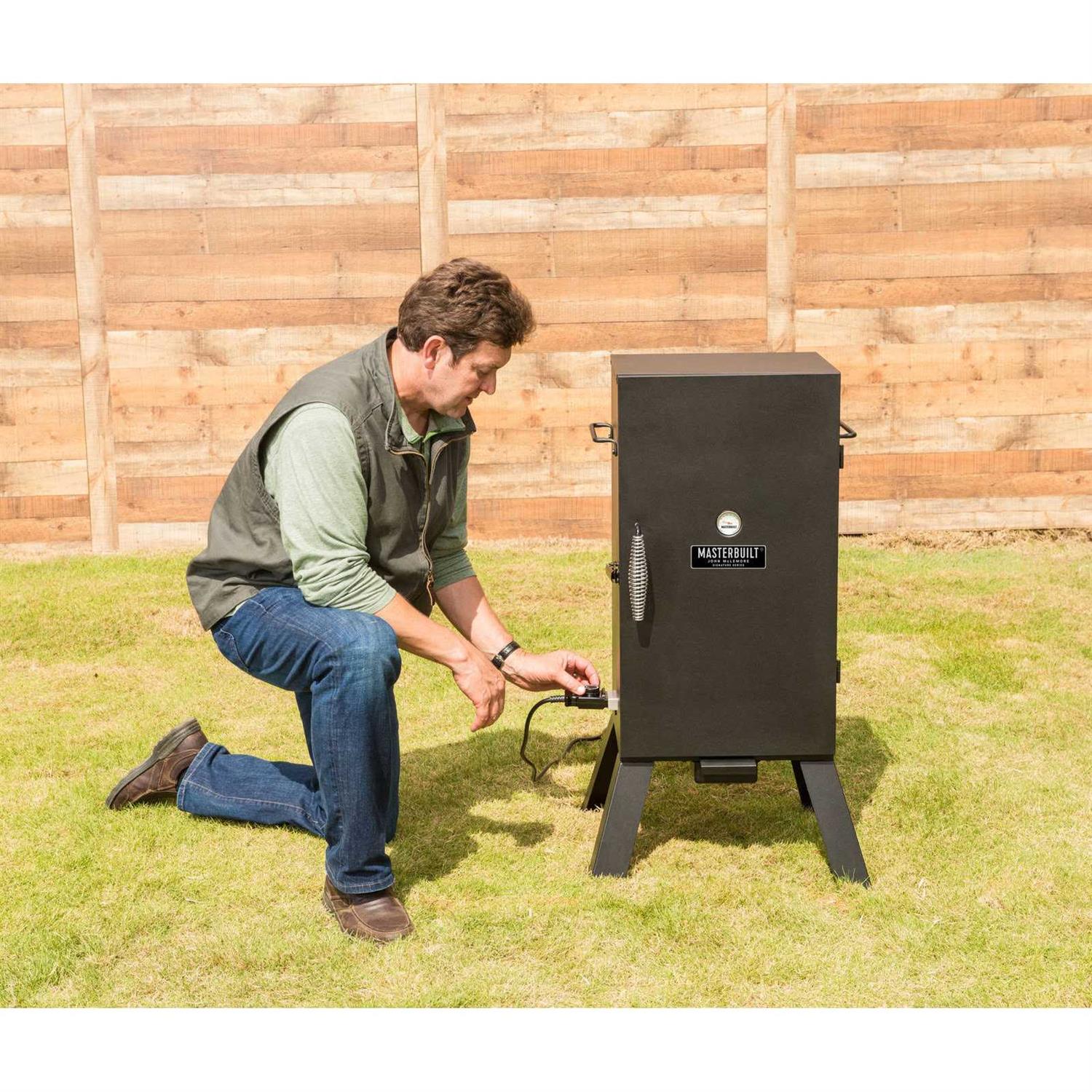 Masterbuilt John McLemore Signature Series Electric Smoker - Image 5