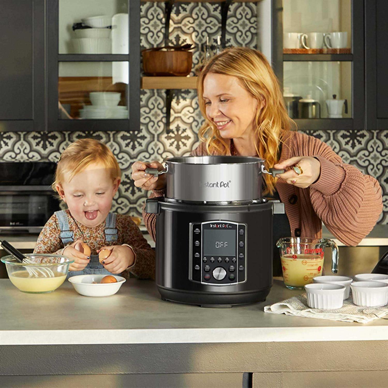 Instant Pot Pro Pressure Cooker - Image 2