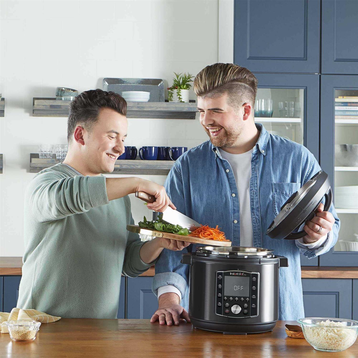 Instant Pot Pro Pressure Cooker - Image 3