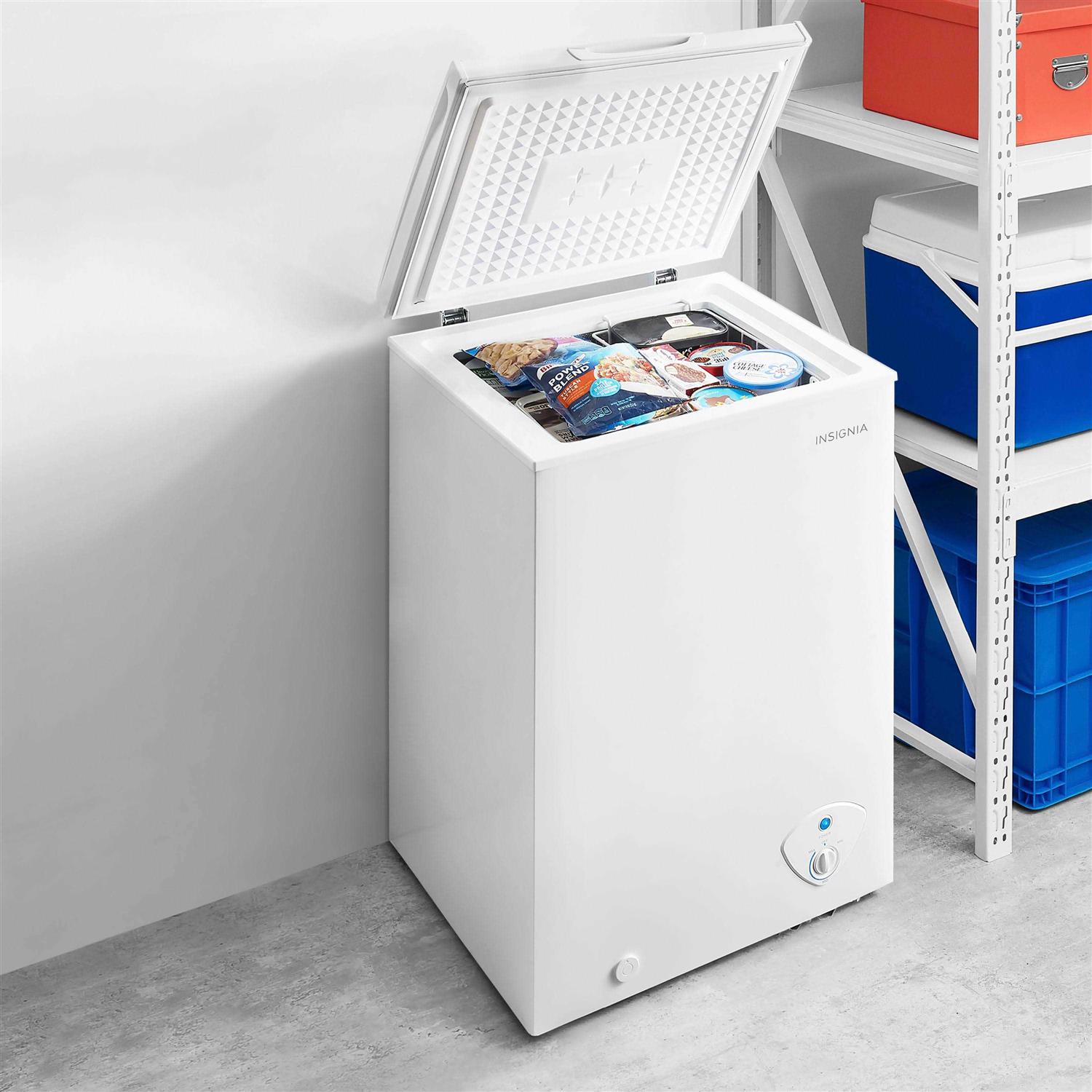 Insignia 3.5 Cu. Ft. Garage-Ready Chest Freezer - Image 5