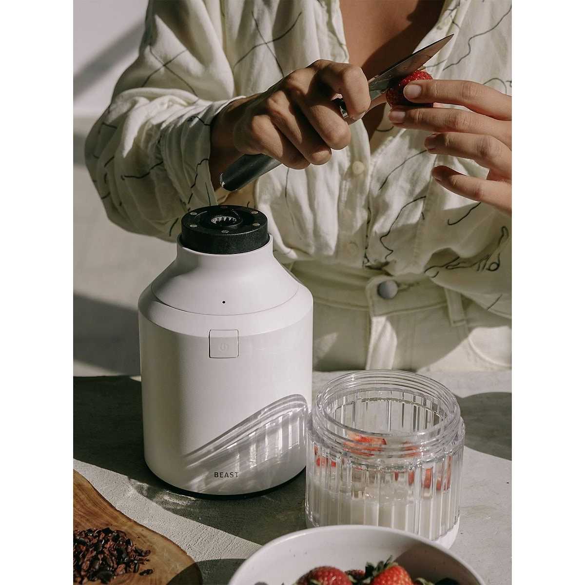 Beast Blender Hydration System - Image 5