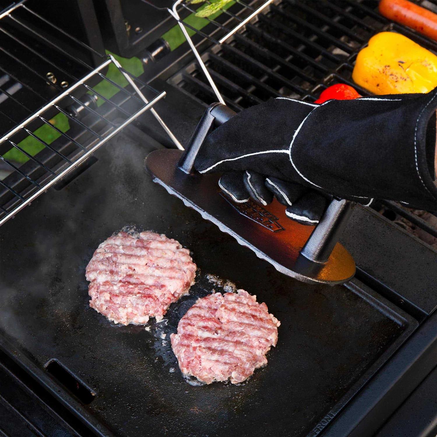 Expert Grill 2 Pound Pre-Seasoned Cast Iron Griddle Press with Nylon Handle - Image 3