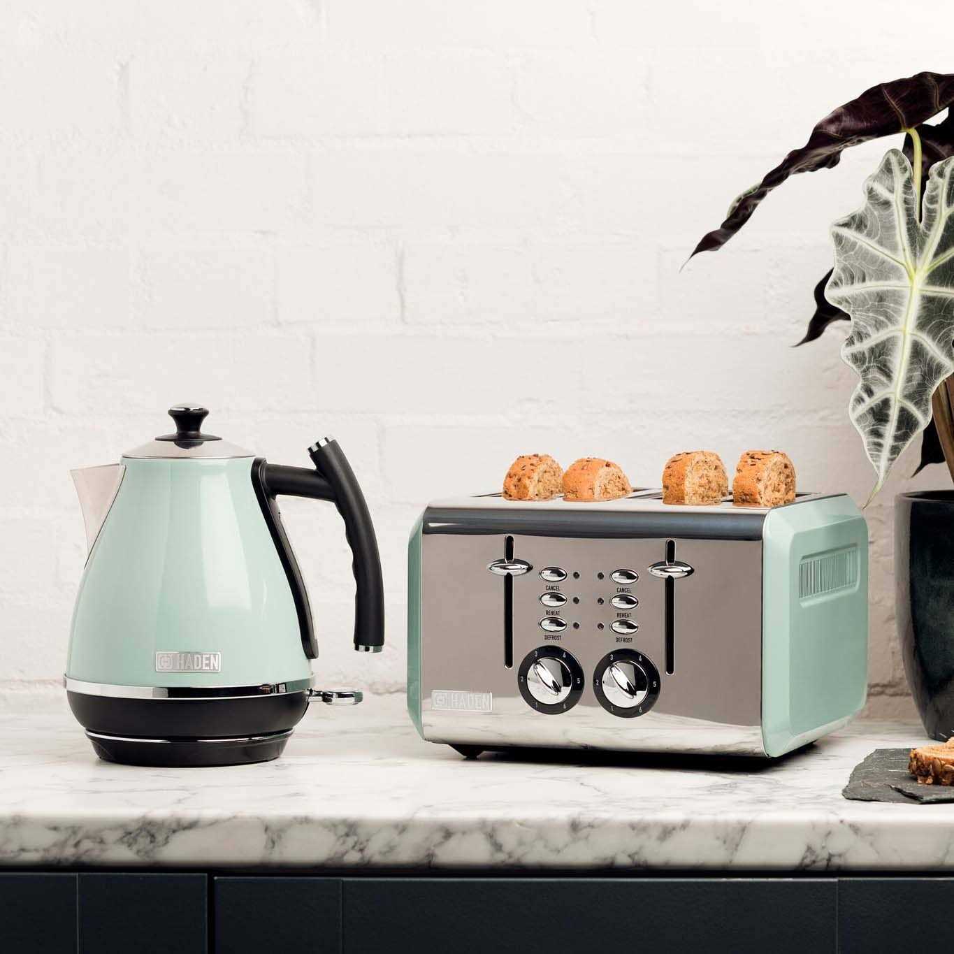 Haden Cotswold 4-Slice Wide Slot Toaster - Image 3