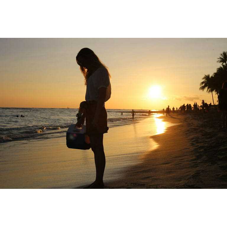 Igloo Playmate Pal 9 Can Cooler - Image 4