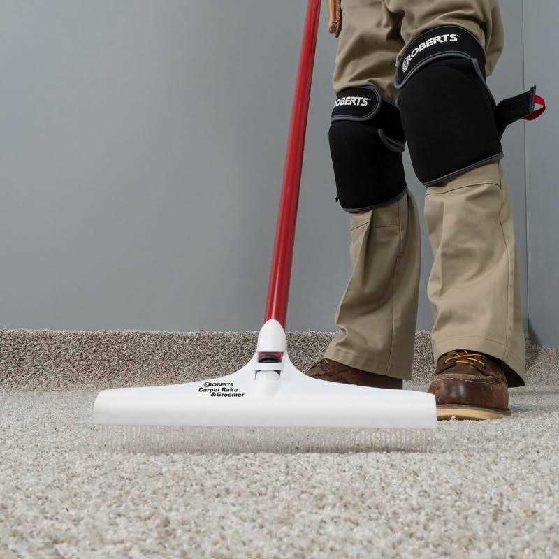 Roberts 70-127-3 Carpet Rake & Groomer - Image 2