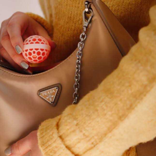 Sauberkugel The Clean Ball The clever way of cleaning bags, backpacks and school bags - Image 4