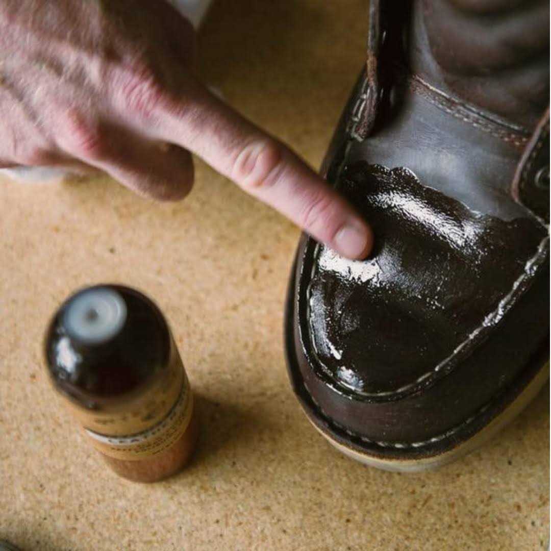 Otter Wax Leather Oil - Image 2