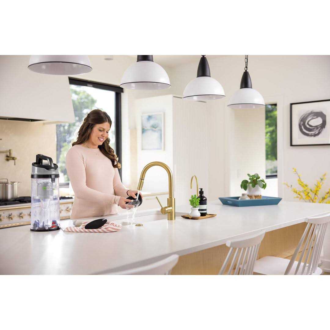 Bissell CleanView Swivel Pet Reach Vacuum Cleaner - Image 3