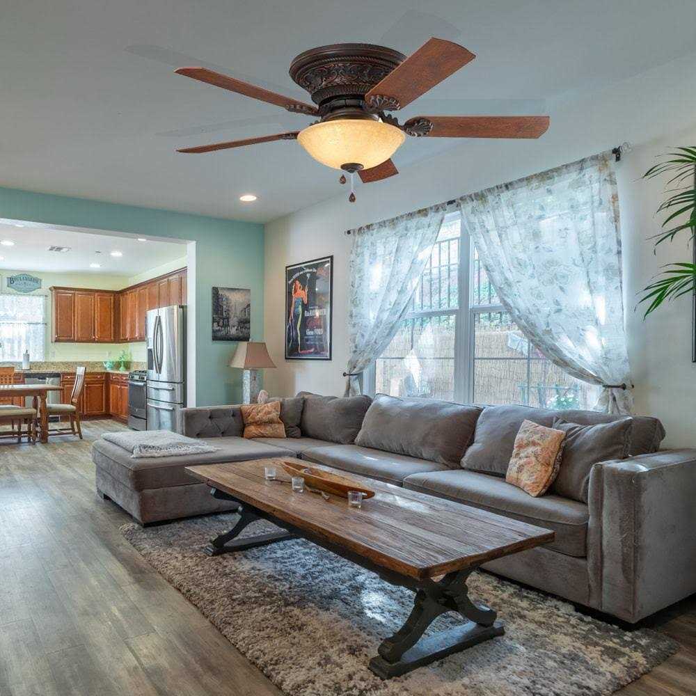 Harbor Breeze Lynstead 52-in Specialty Bronze LED Indoor Flush Mount Ceiling Fan with Light - Image 3