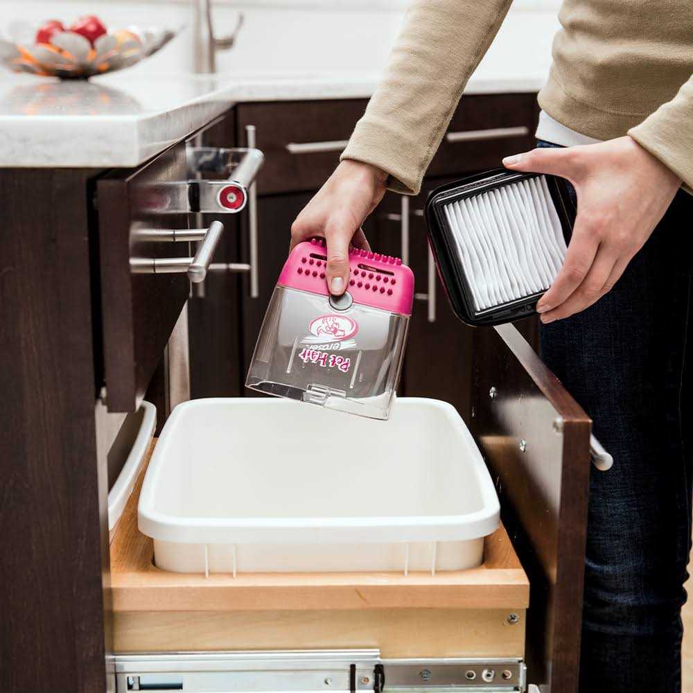 Bissell Pet Hair Eraser Corded Handheld Vacuum - Image 3