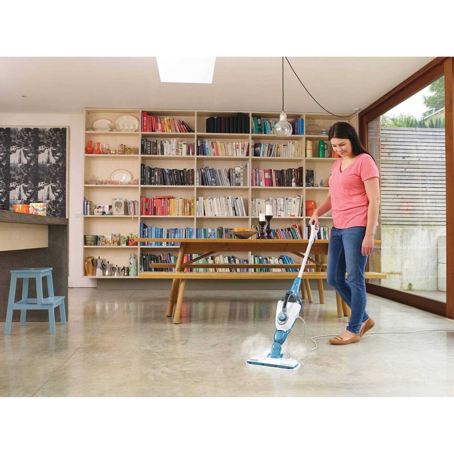 BLACK+DECKER 7in1 Steam Mop with SteamGlove Handheld Steamer - Image 3