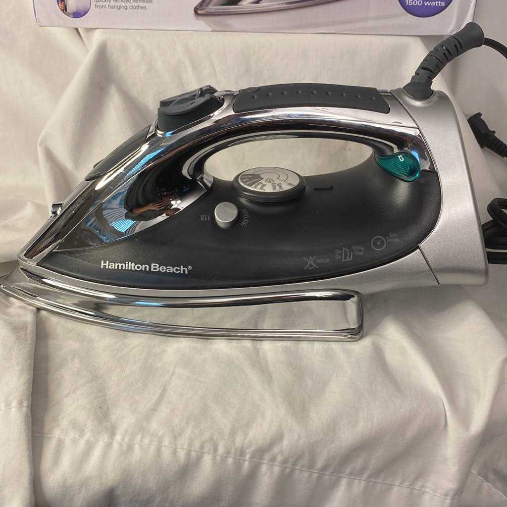 Hamilton Beach Professional Iron Stainless Steel Soleplate - Image 2