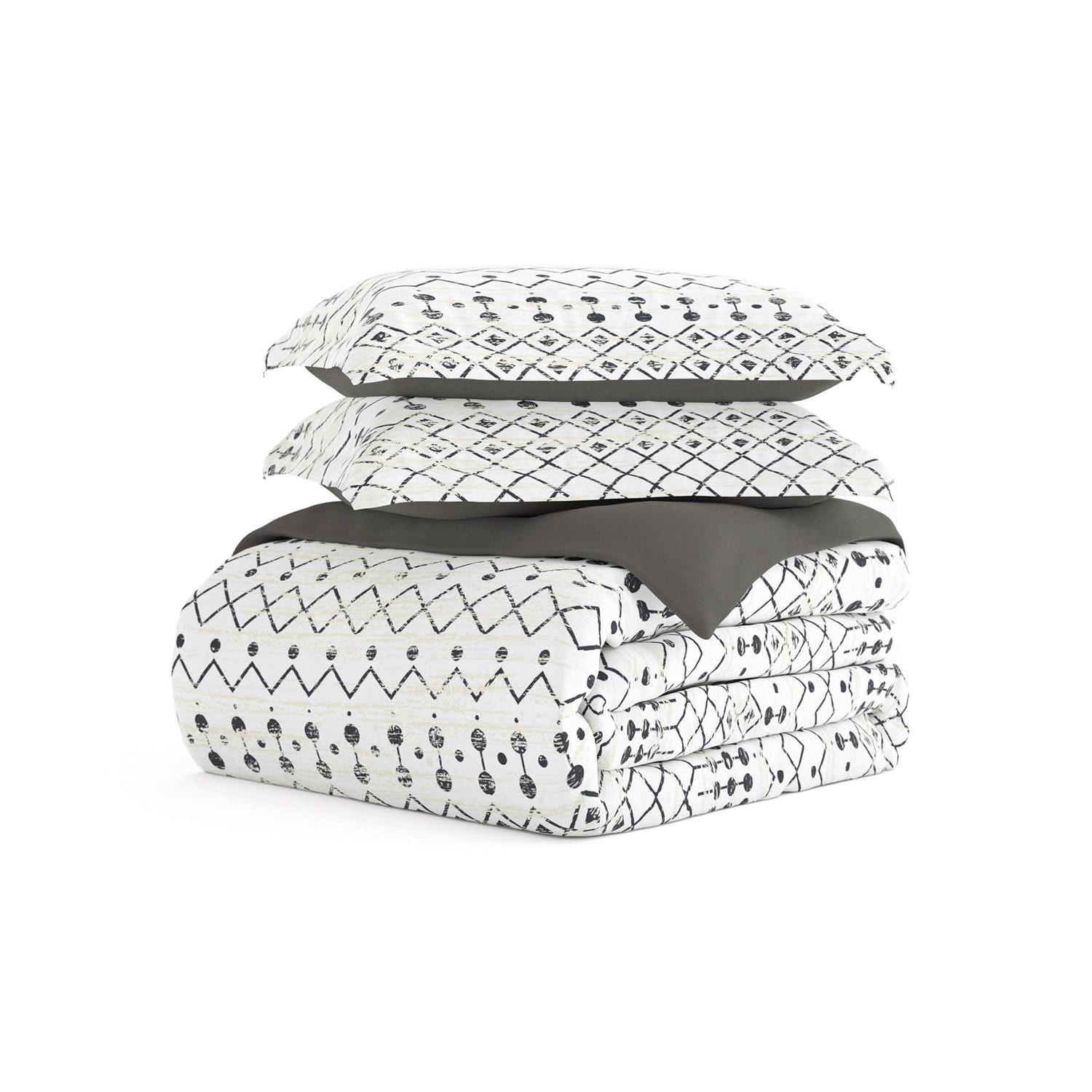 Home Collection Etched Gate Pattern 3 Piece Reversible Duvet Cover Set - Image 5