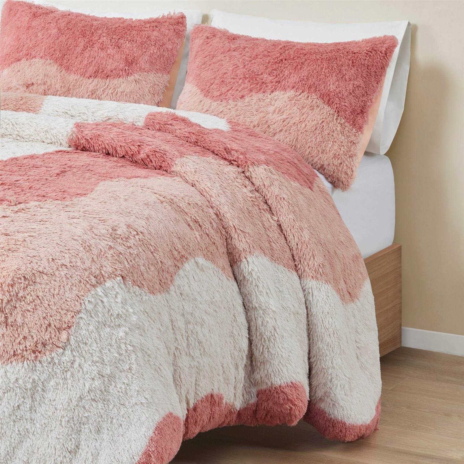 Intelligent Design Faux Fur Comforter Set - Image 4