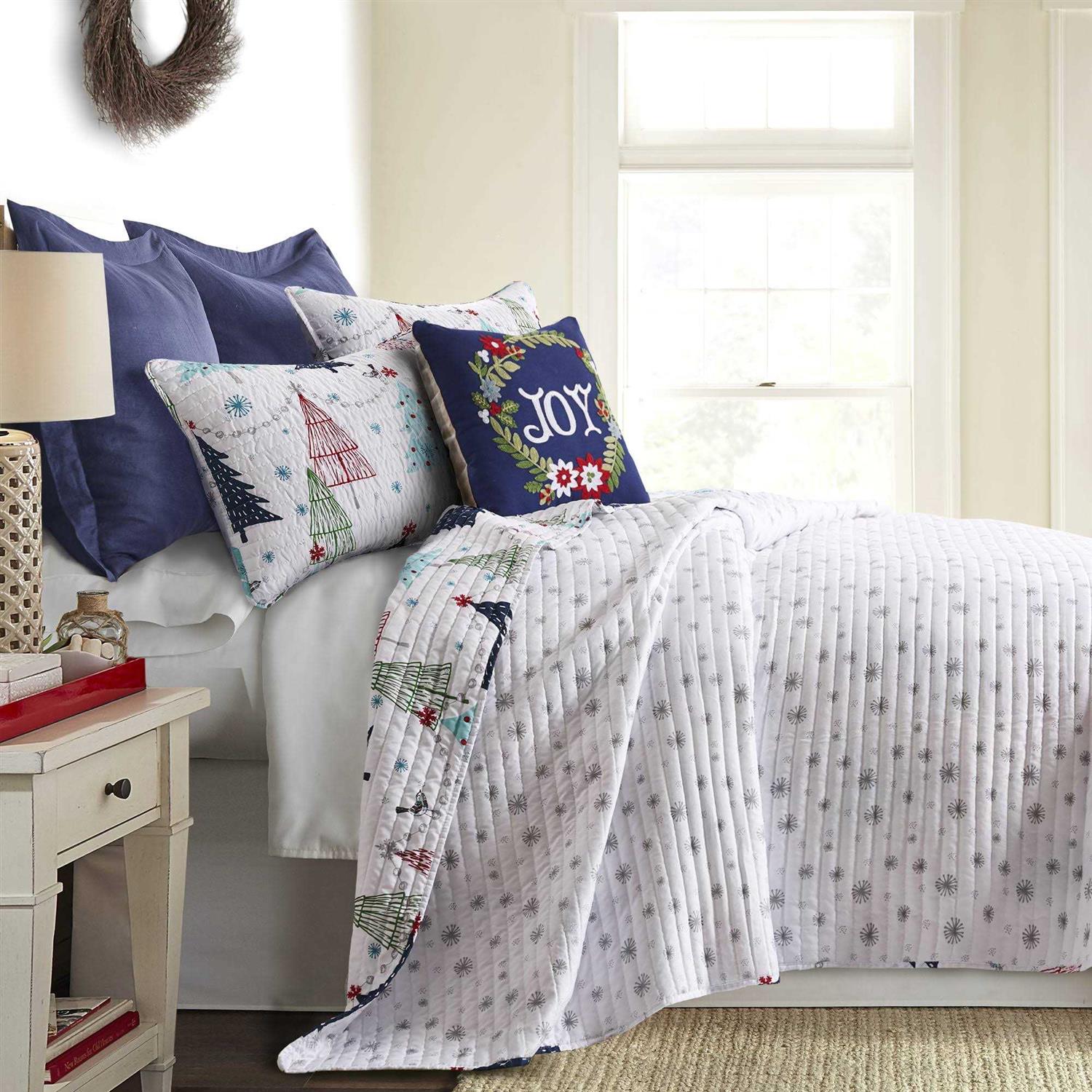 Levtex Home White Pine Quilt Set - Image 5