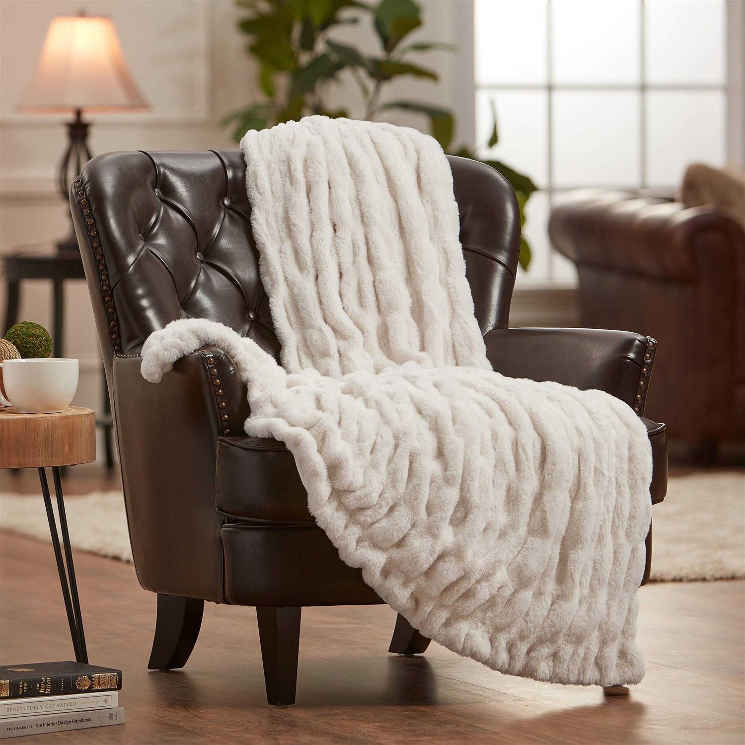 Chanasya Faux Fur Throw Blanket Super Soft Fuzzy - Image 3