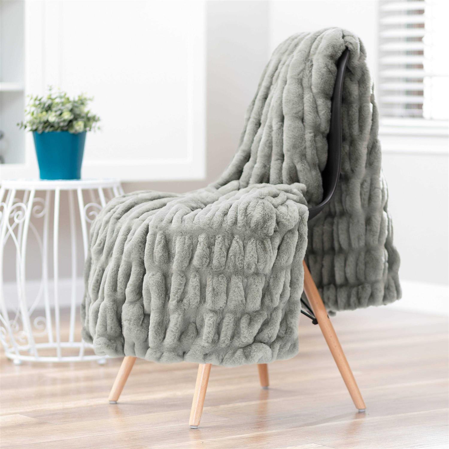 Chanasya Faux Fur Throw Blanket Super Soft Fuzzy - Image 3
