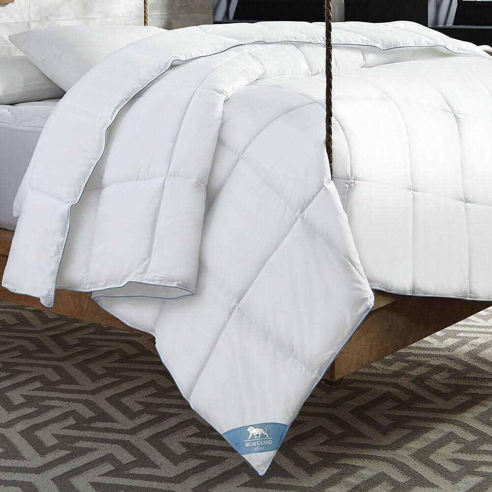 Hotel Laundry All Seasons Down Alternative Comforter