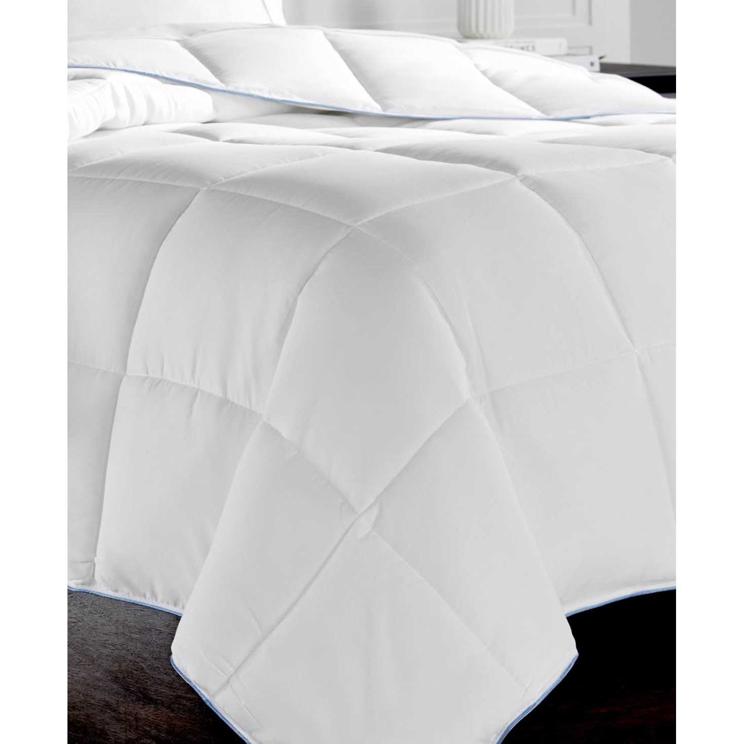 Hotel Laundry All Seasons Down Alternative Comforter - Image 5