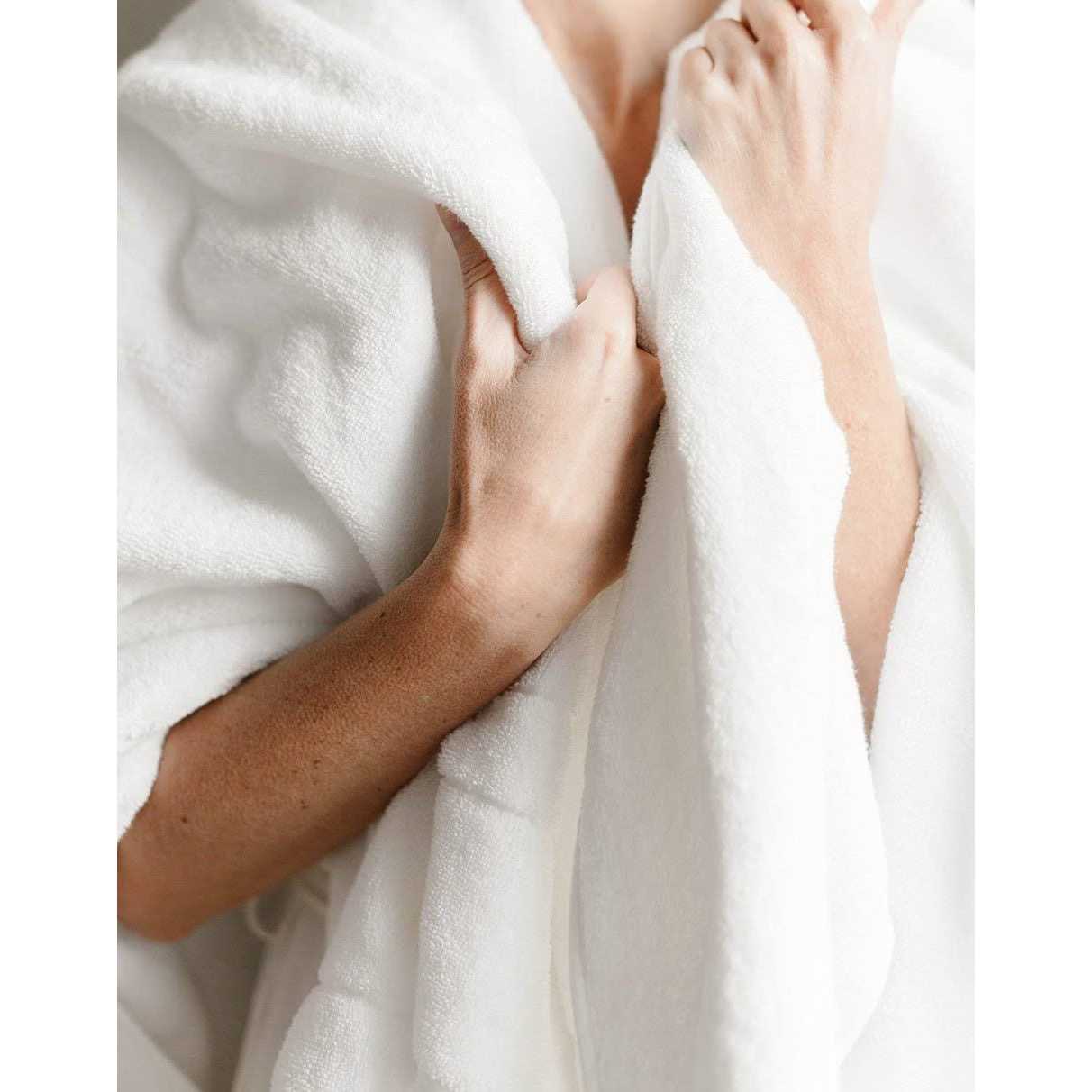 Cozy Earth Premium Plush Bath Towels - Image 5