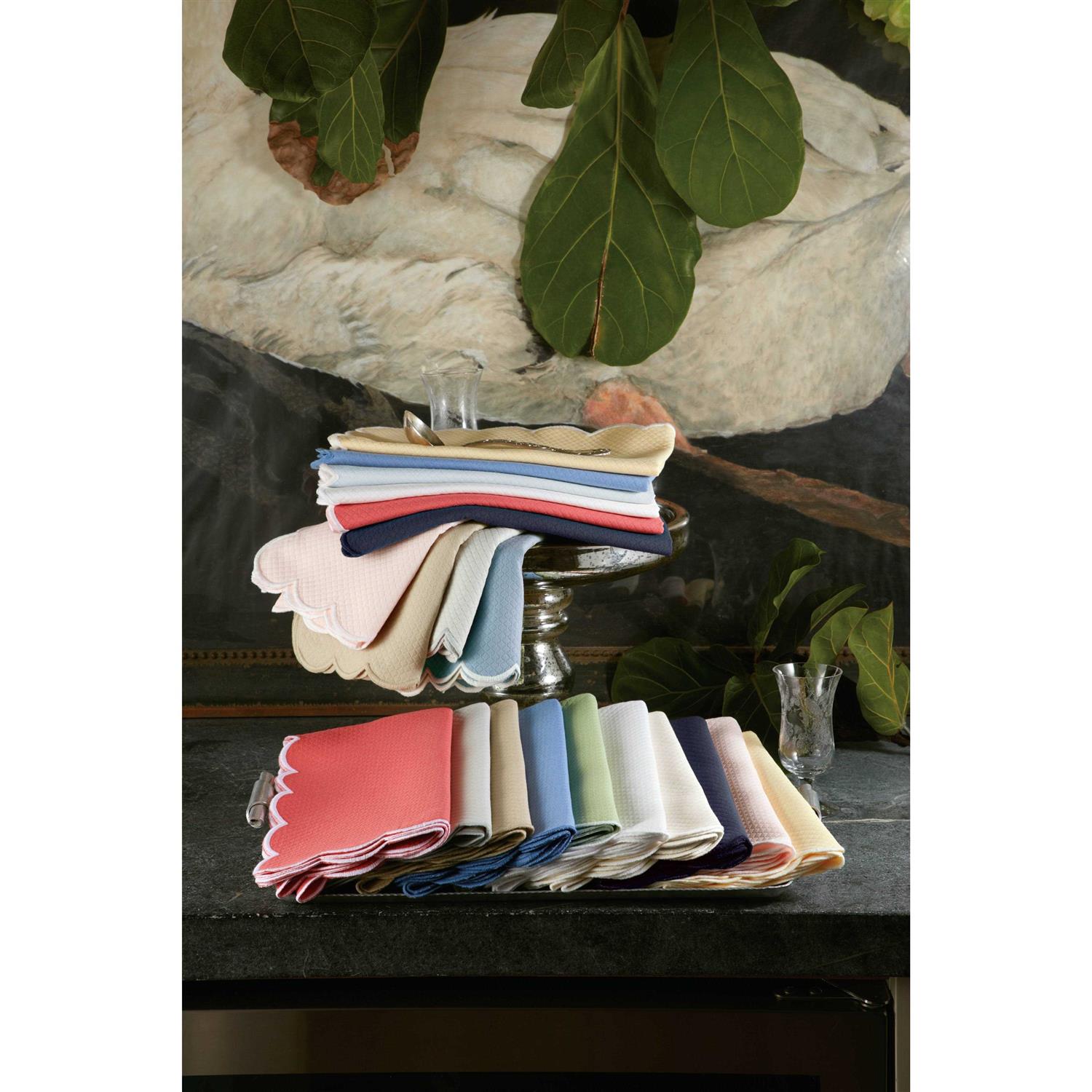 Matouk Savannah Gardens Tablecloth - Image 4