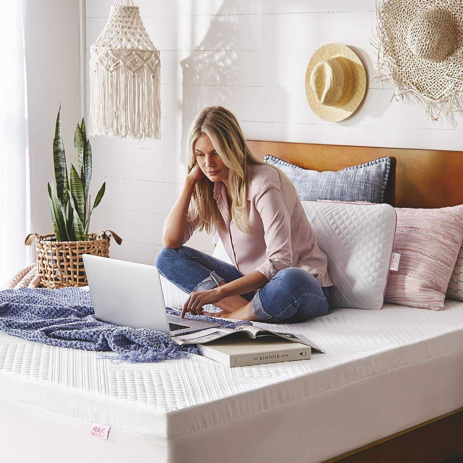 Nue by Novaform Gel Memory Foam Mattress Topper - Image 5