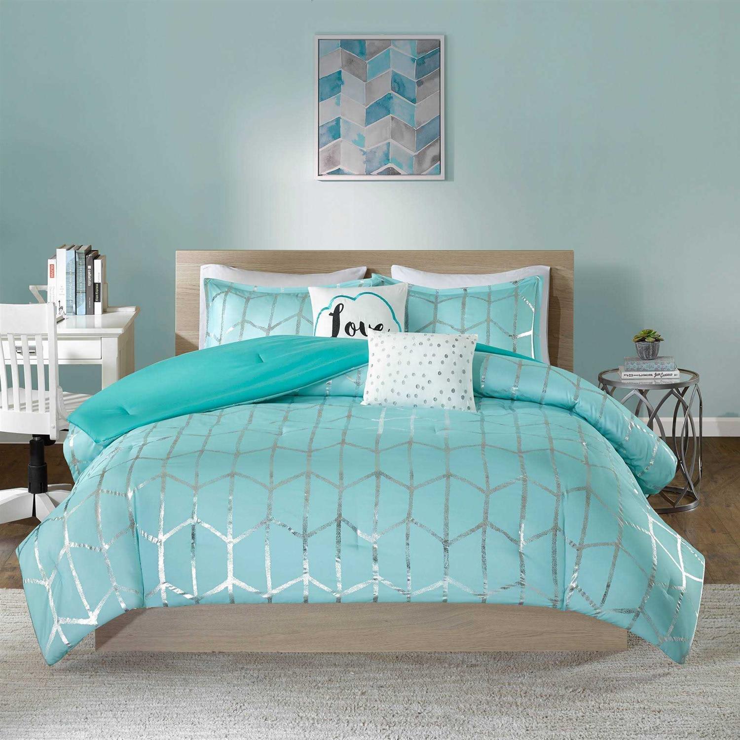 Intelligent Design Raina Metallic Printed Comforter Set - Image 3