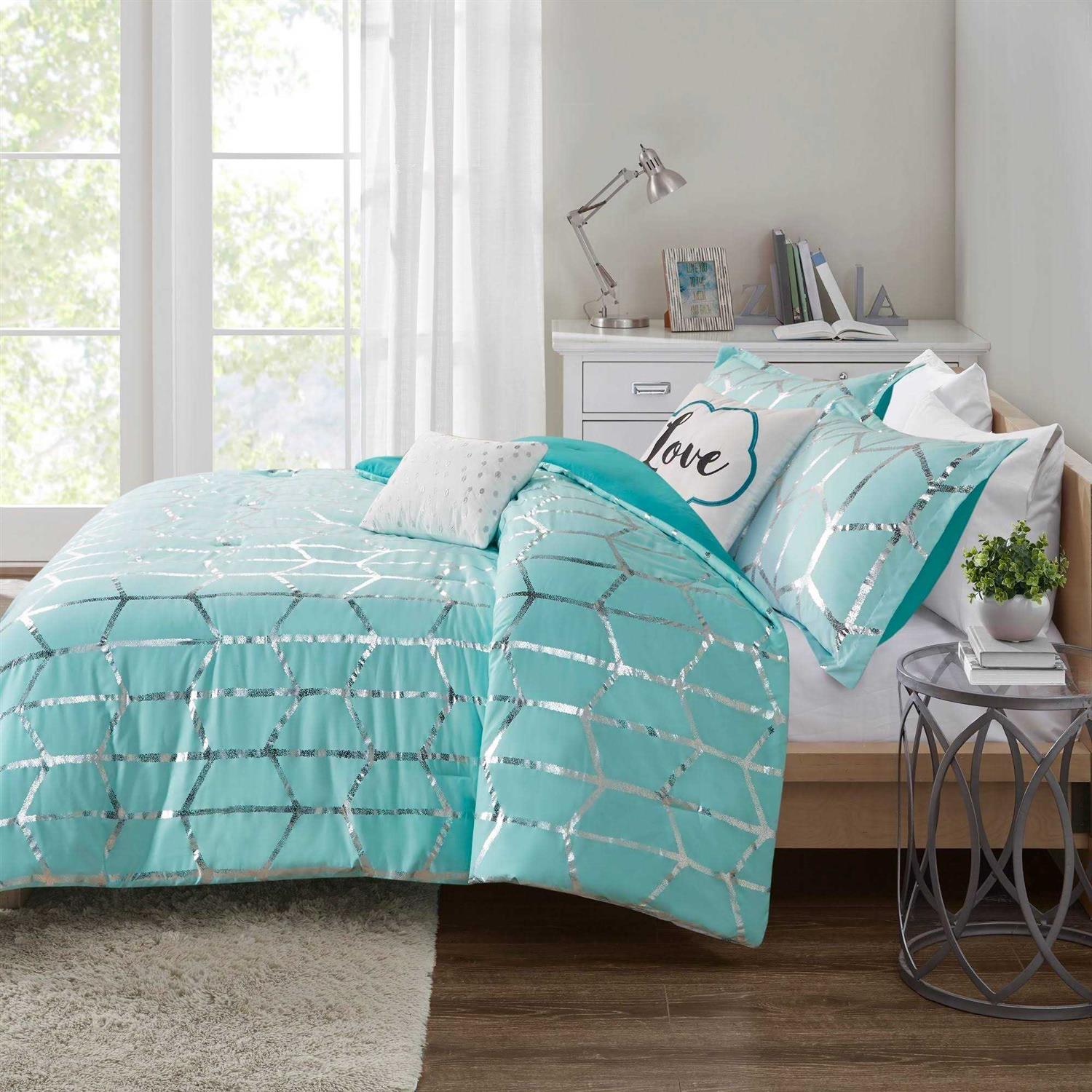 Intelligent Design Raina Metallic Printed Comforter Set - Image 5