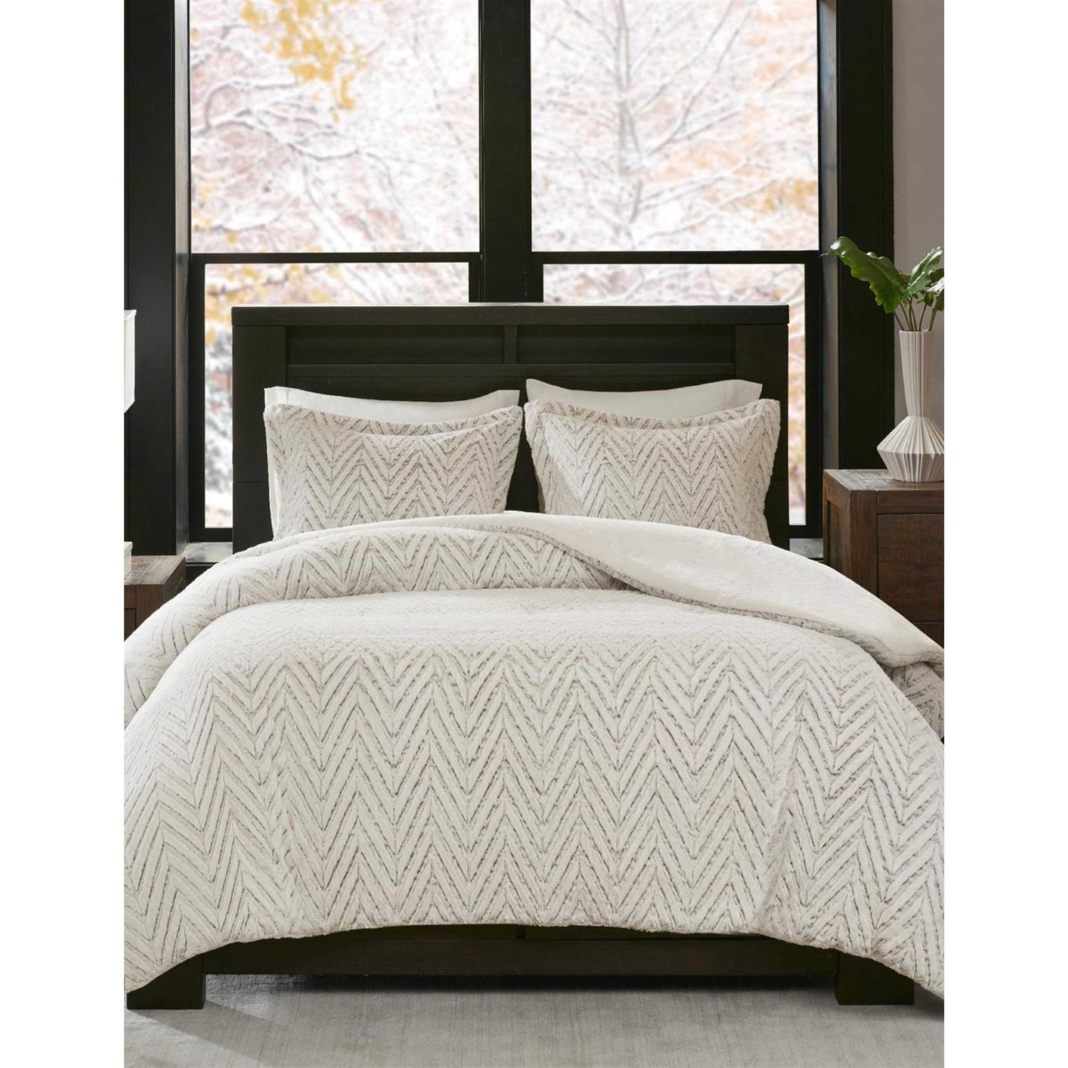 Madison Park Adelyn Ultra Plush Down Alternative Comforter Set