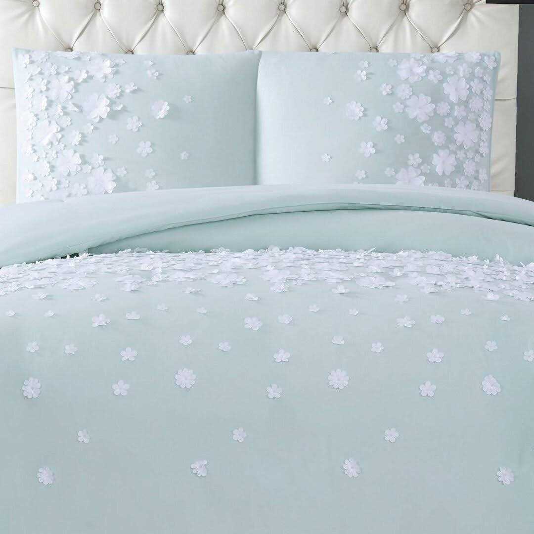 Christian Siriano Confetti Flowers Comforter Set - Image 4