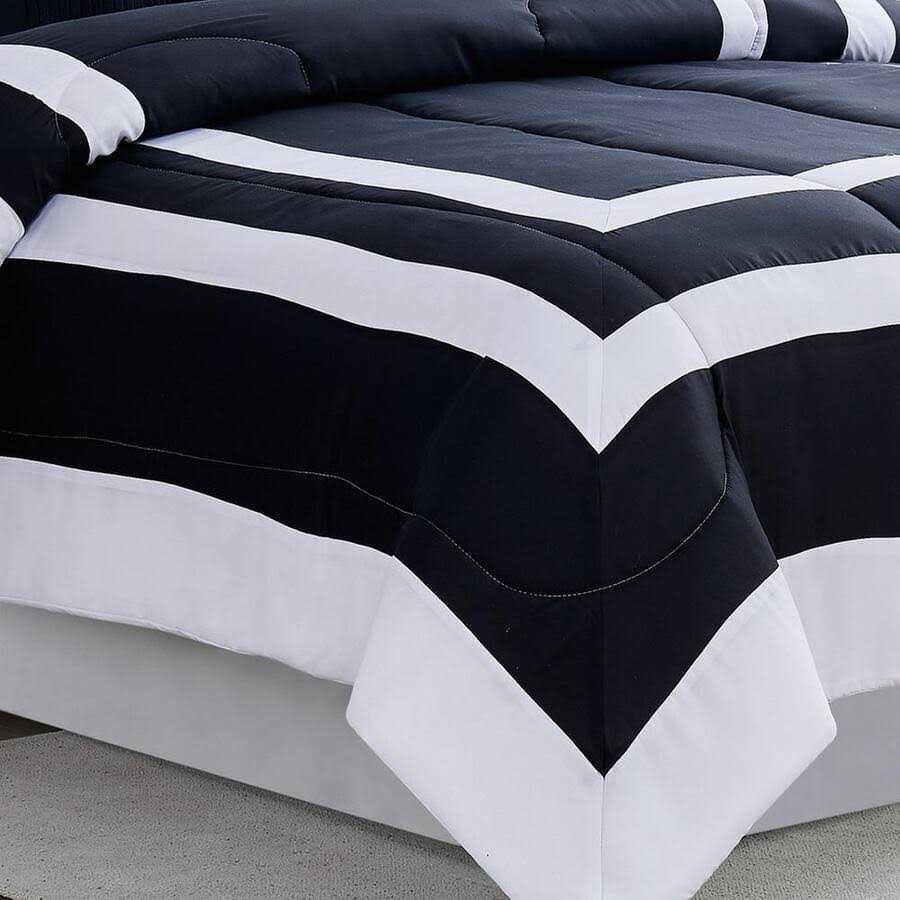 London Fog Raynes Hotel Comforter Set - Image 3