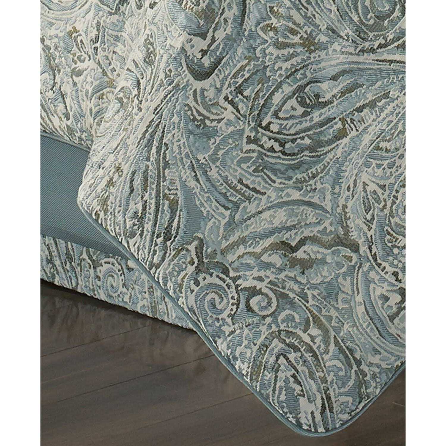 J Queen New York Giovani Comforter Set - Image 3