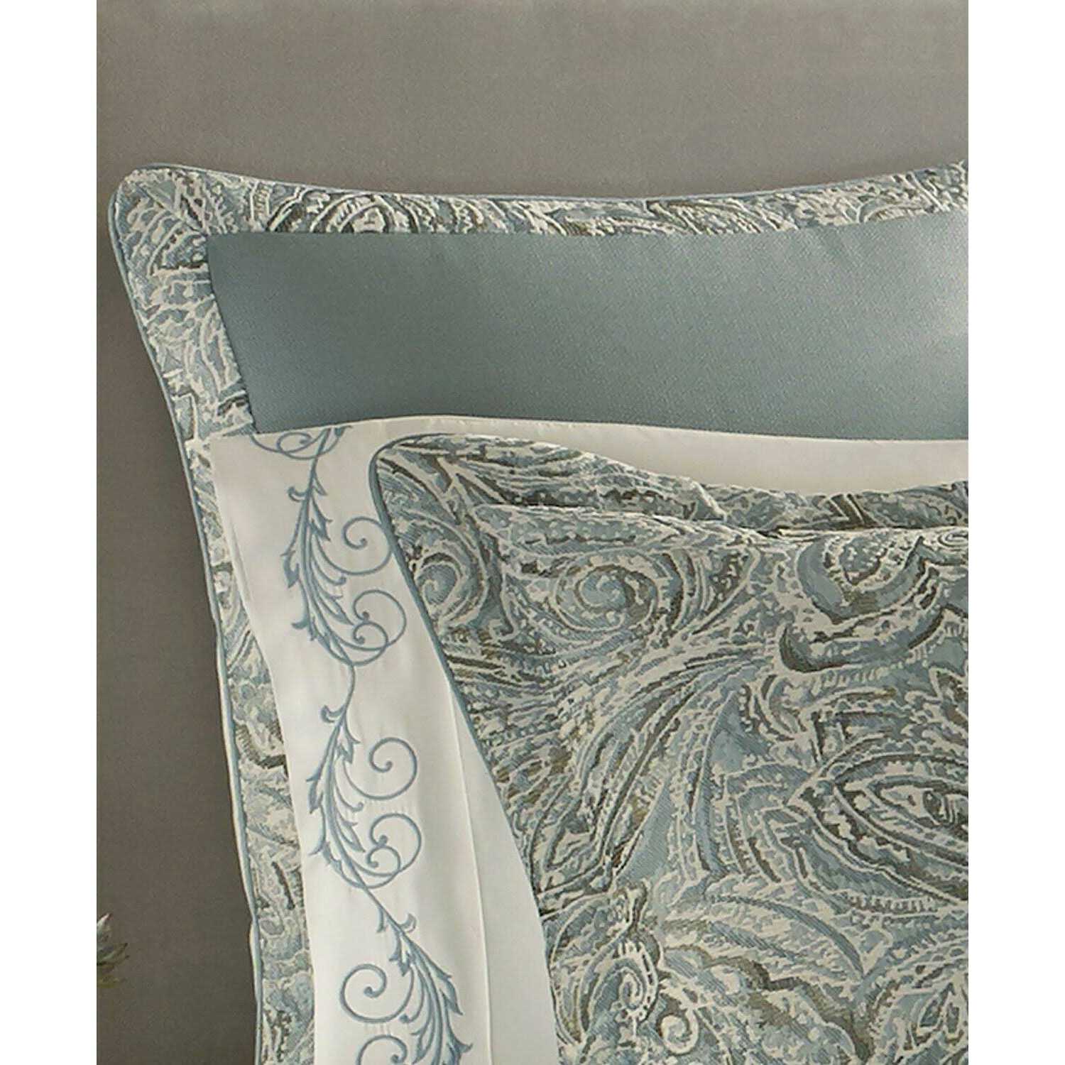 J Queen New York Giovani Comforter Set - Image 4