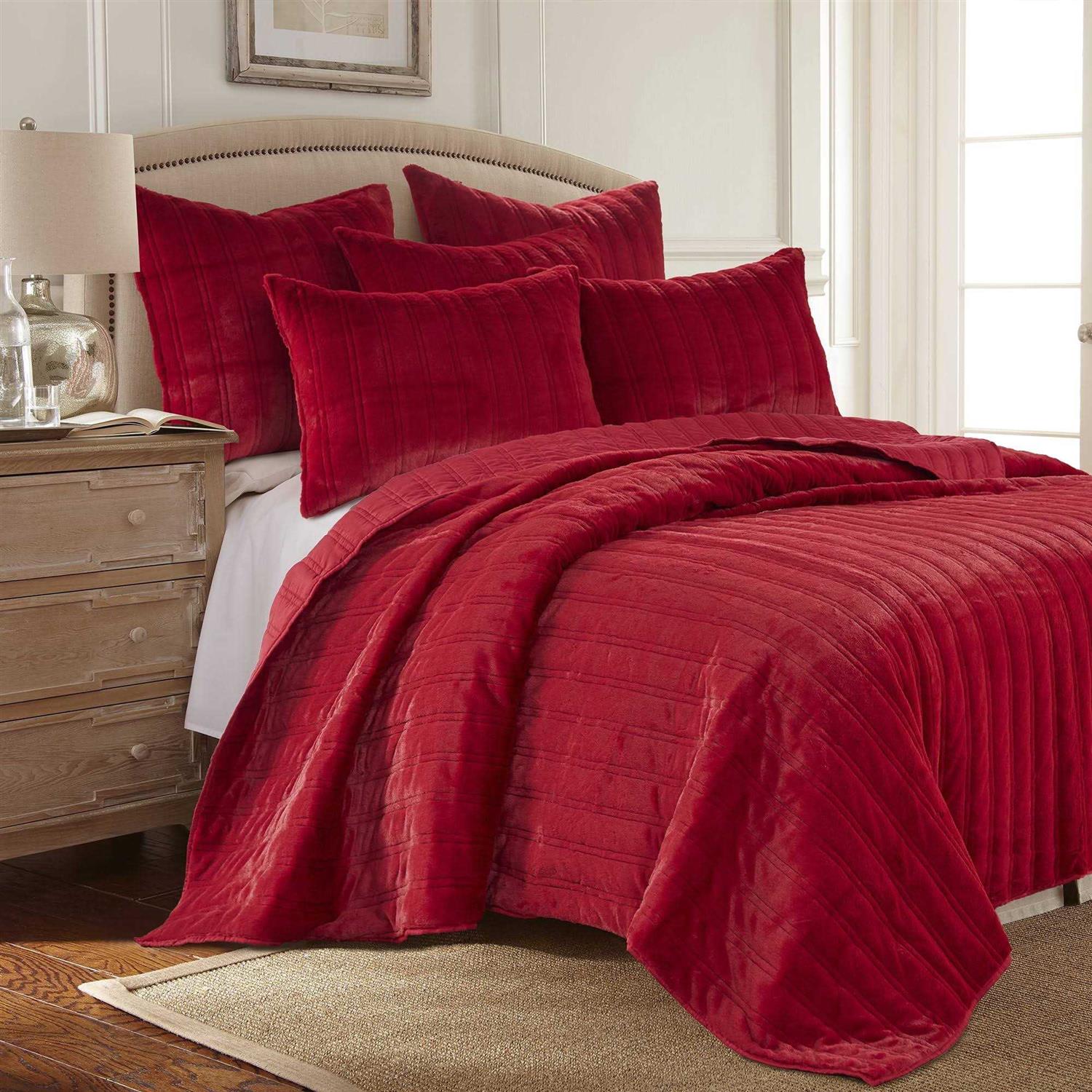 Levtex Home Faux Fur Quilt - Image 5