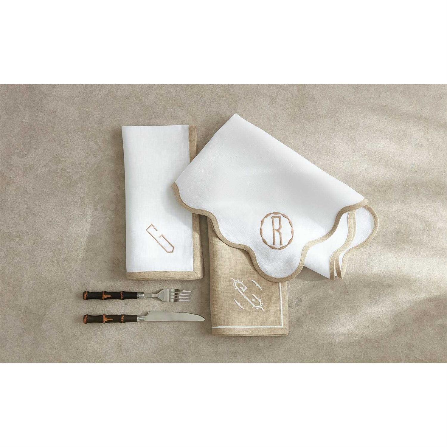 Matouk Scallop Edge Placemat - Image 3