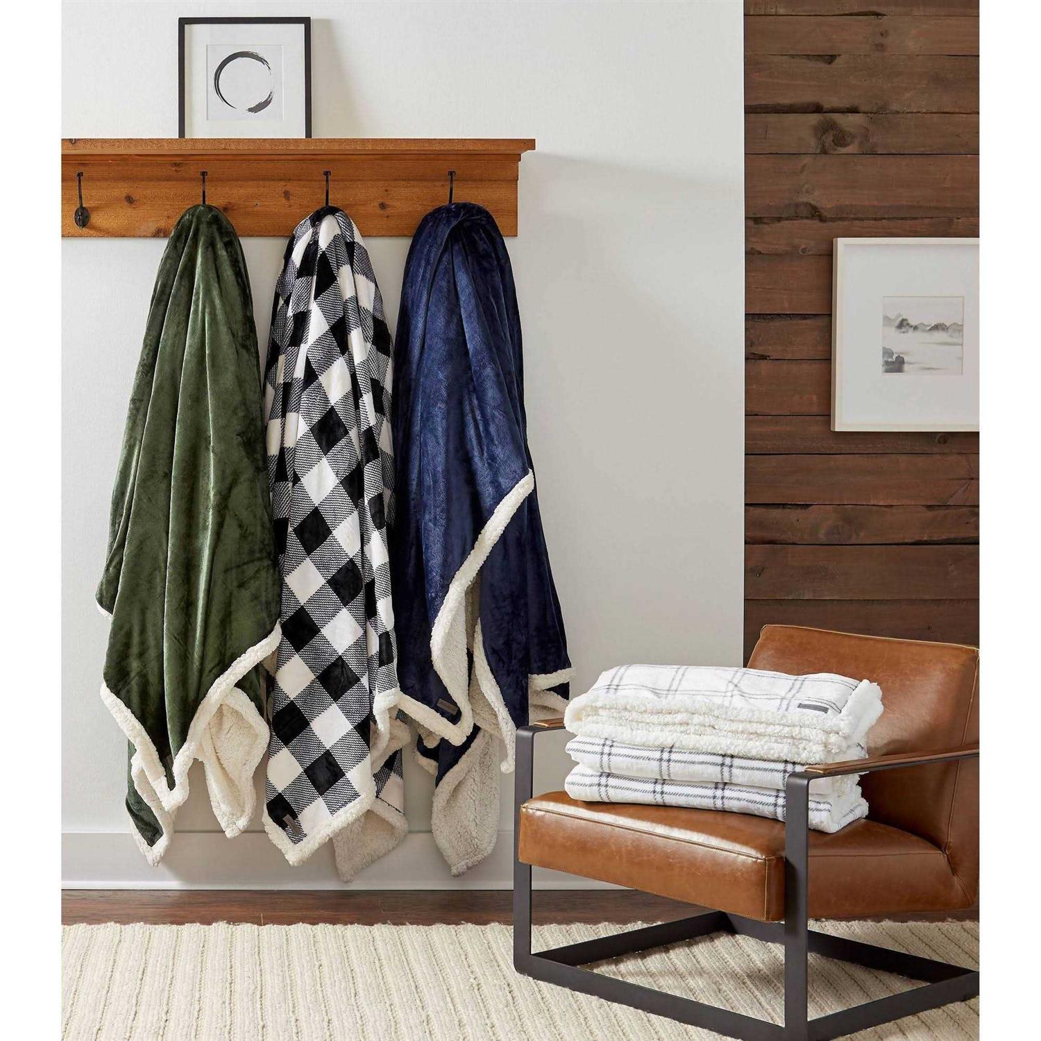 Eddie Bauer Mountain Plaid Blanket - Image 5
