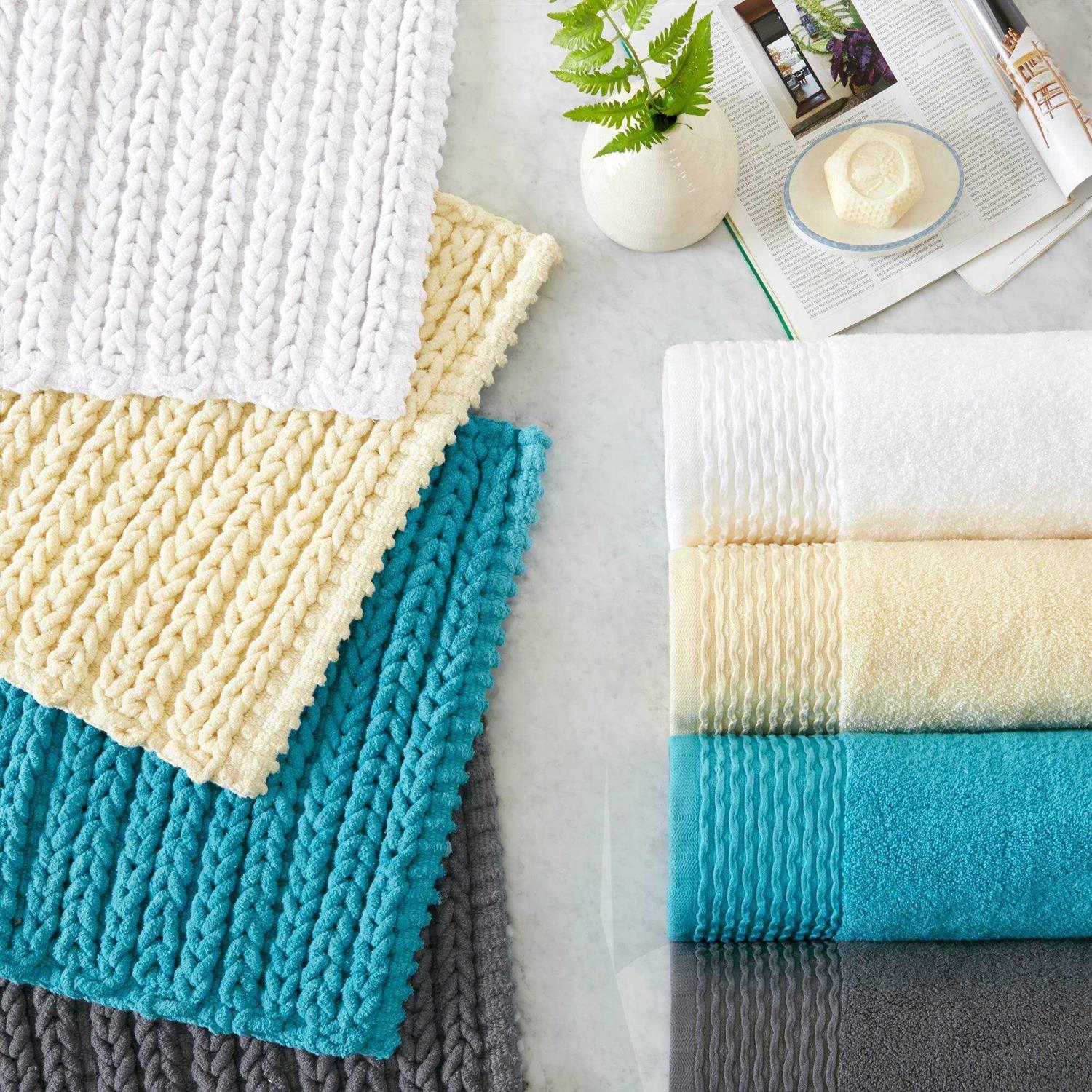 Madison Park Lasso Cotton Chenille Chain Stitch Rug - Image 2