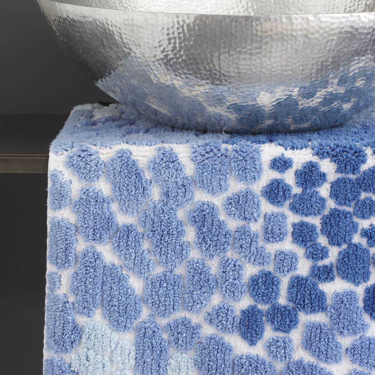 Matouk Nikita Bath Rug - Image 4