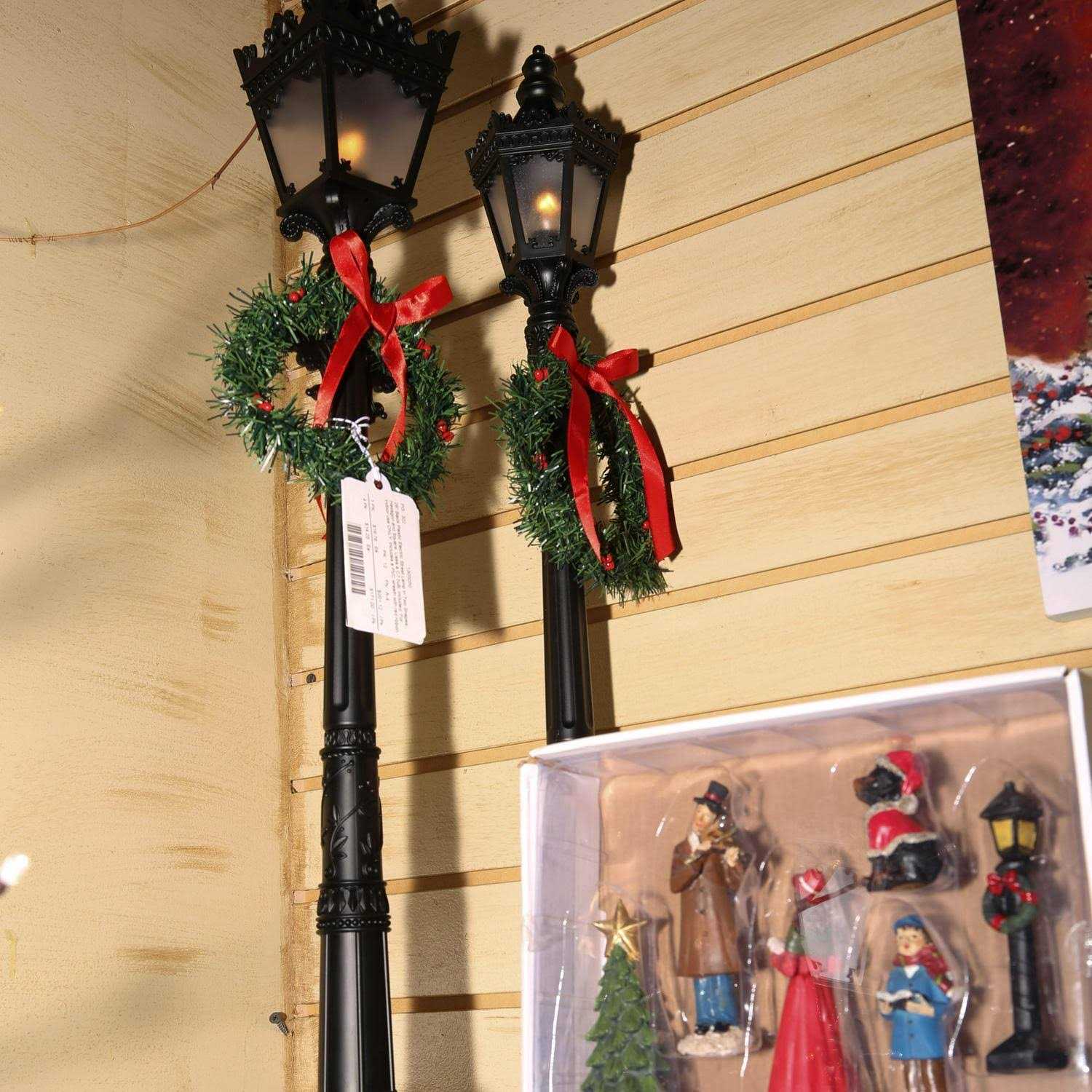 Gerson 26-inch Indoor Holiday Lamp Posts - Image 3
