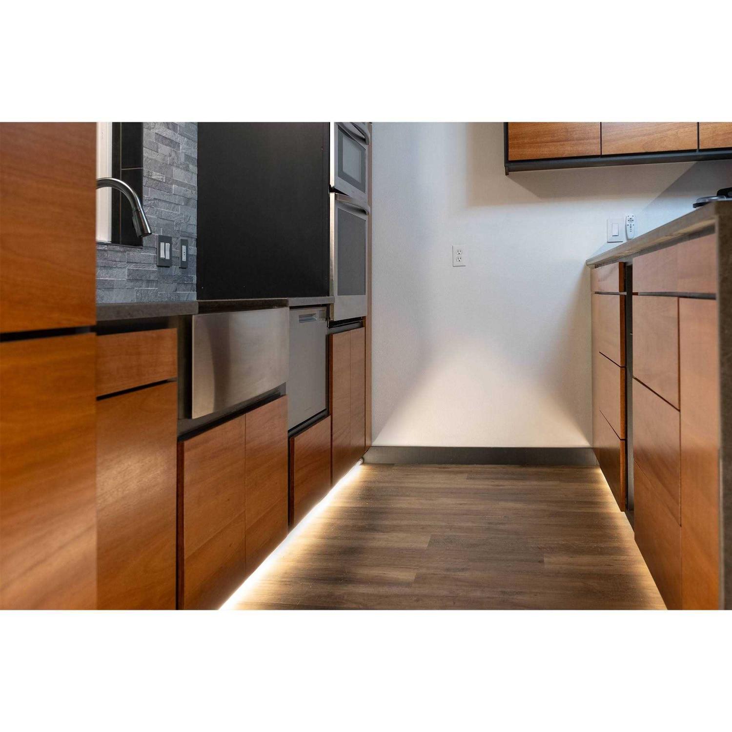 Enbrighten 8' USB-A Push-Button RGB Flex Light - Image 4