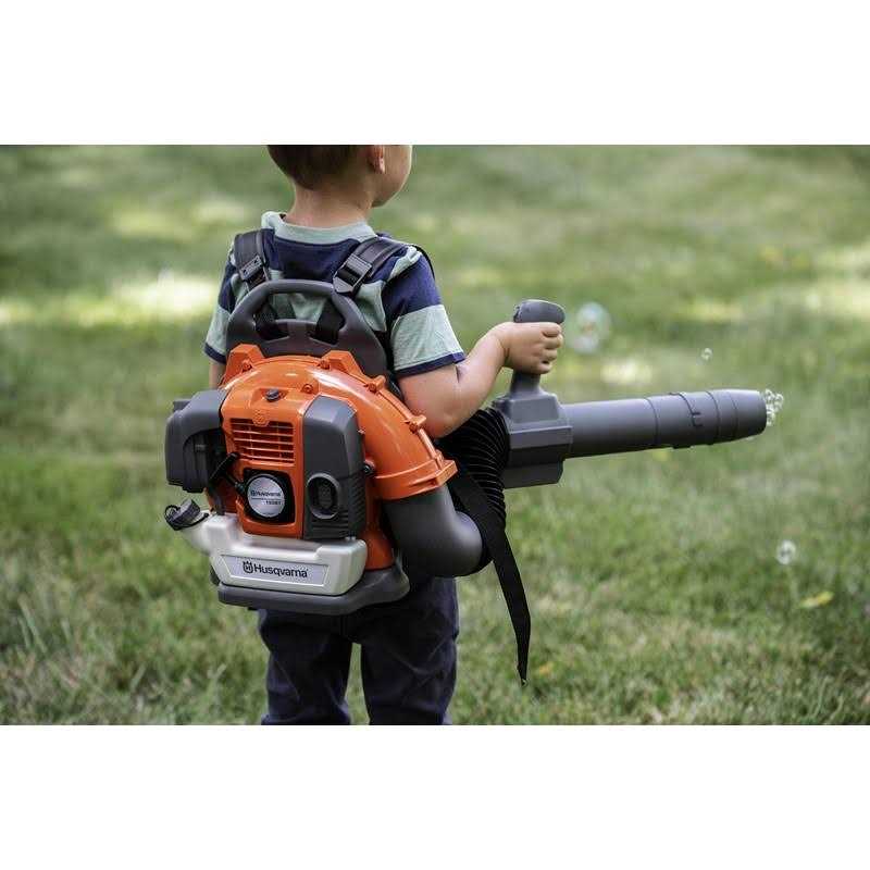 Husqvarna Toy 150BT Backpack Bubble Blower - Image 2