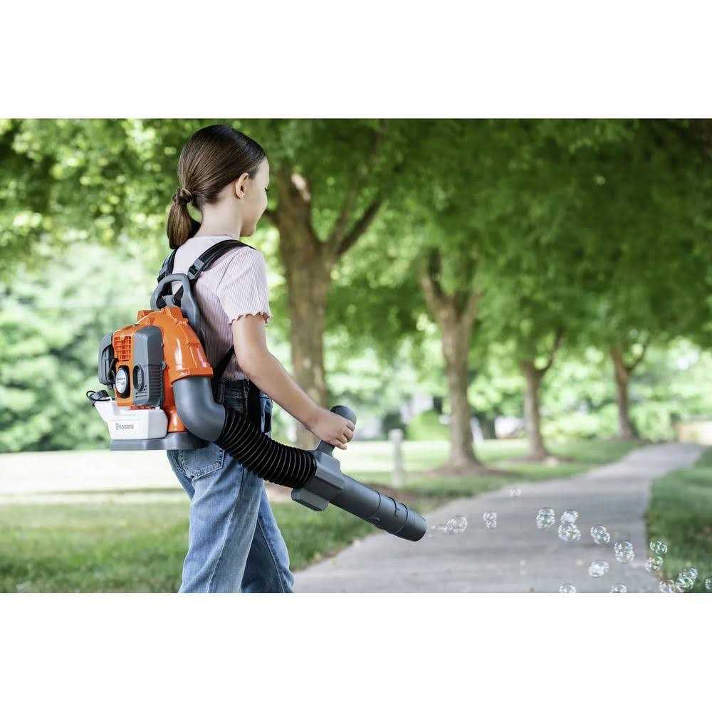 Husqvarna Toy 150BT Backpack Bubble Blower - Image 3