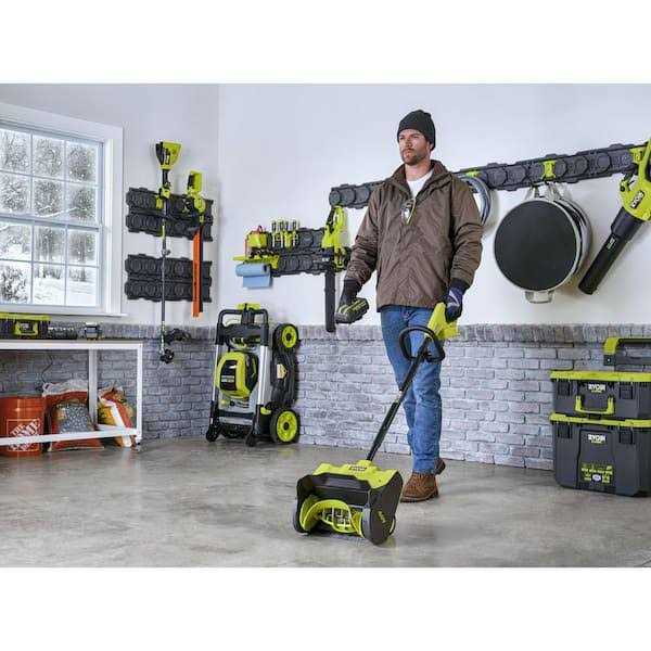 RYOBI 40V 12 Cordless Electric Snow Shovel - Image 2