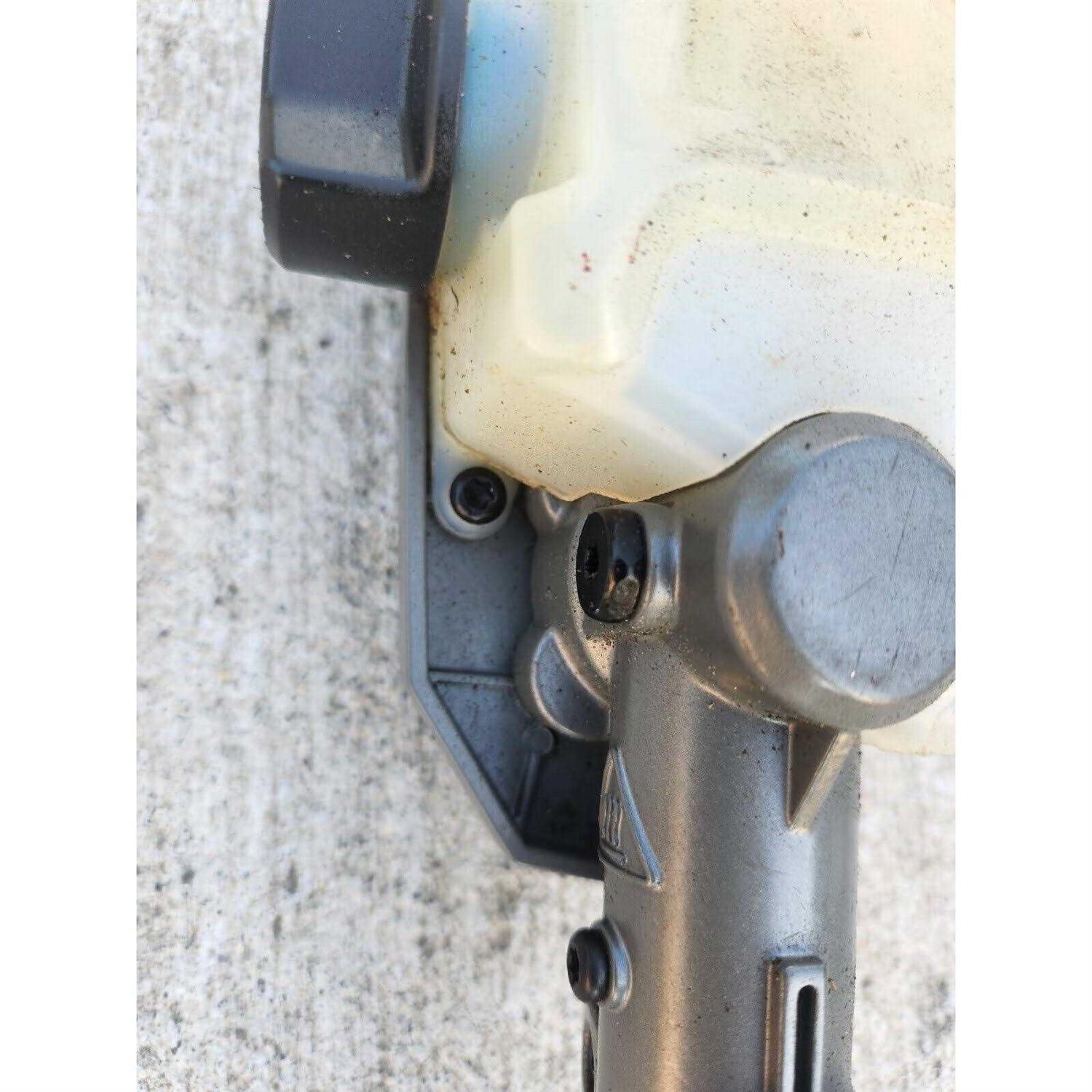 Milwaukee Tool M18 Fuel Pole Saw - Image 3