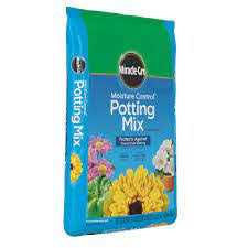 Miracle Gro Moisture Control Potting Mix - Image 5