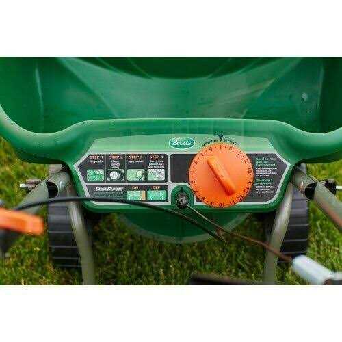 Scotts Turf Builder EdgeGuard DLX Broadcast Spreader - Image 4