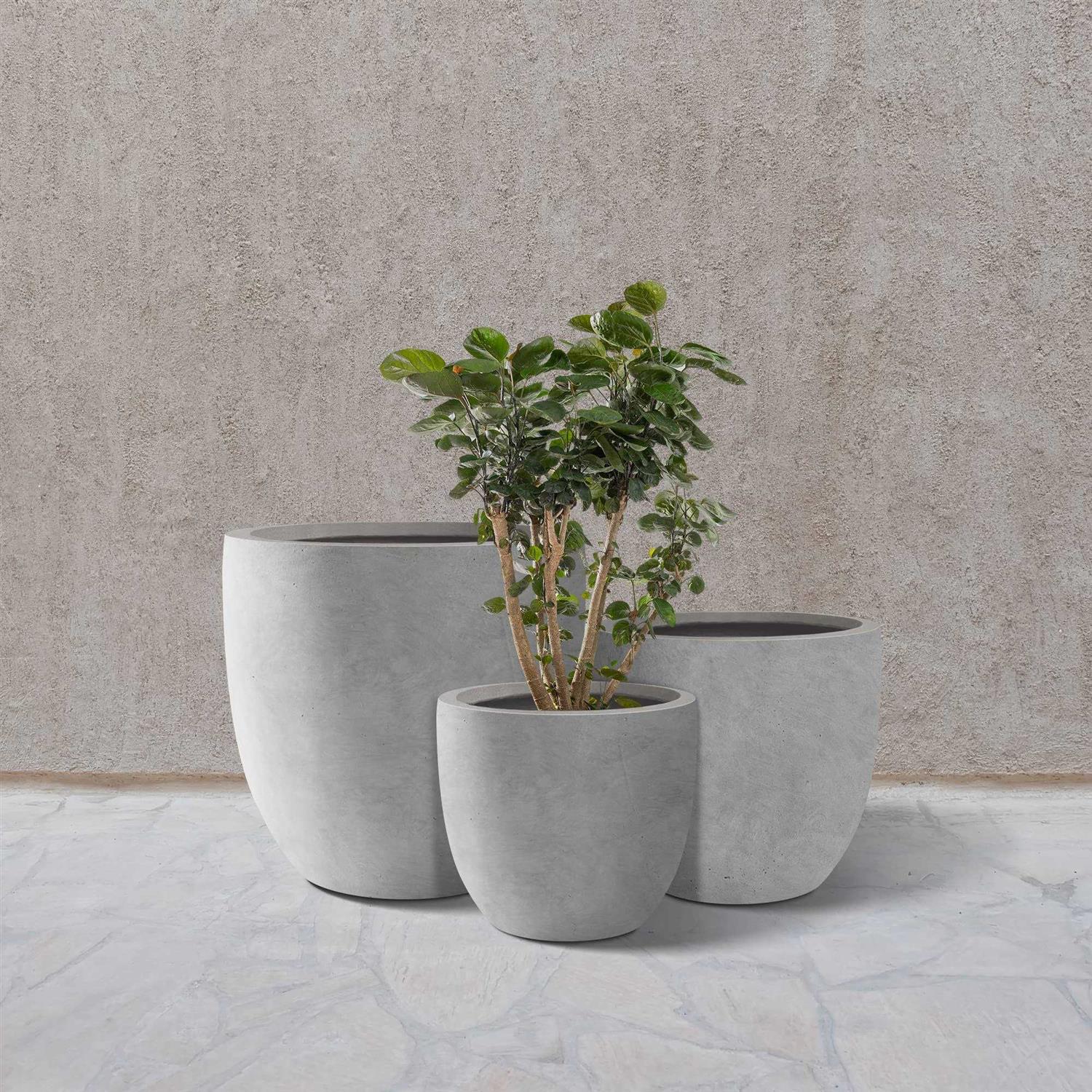 Kante 18, 14, and 10 W Concrete Round Planters - Image 3