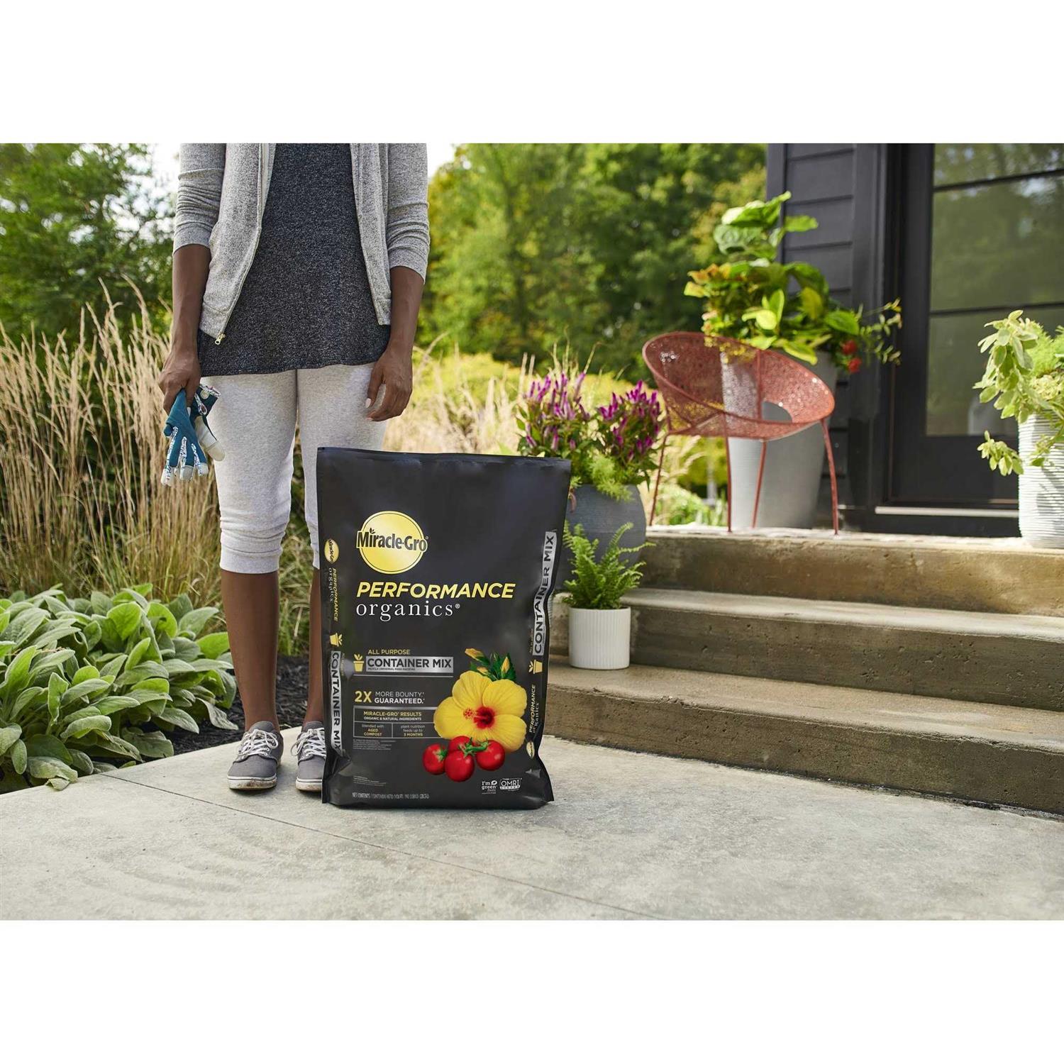 Miracle-Gro Performance Organics All Purpose Container Mix - Image 2